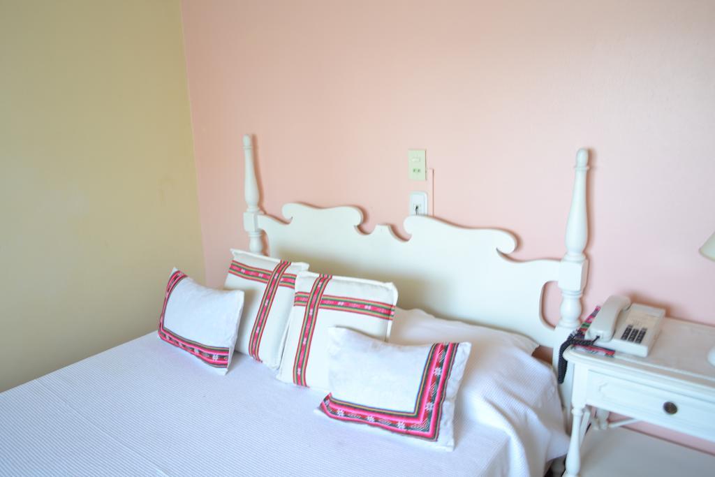 Hosteria Belvedere Pinamar Habitación foto